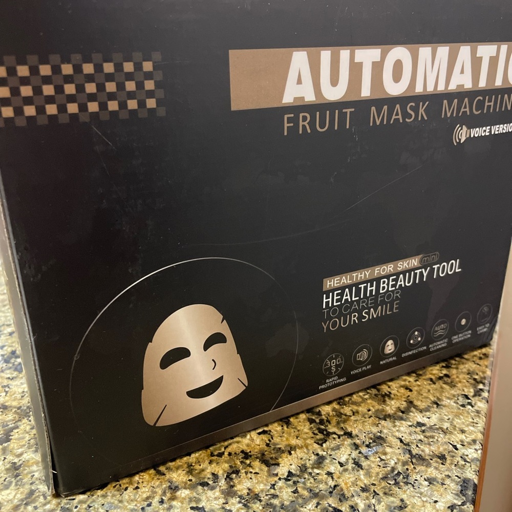 Automatic Fruit Mask Machine - Picture 2 of 3